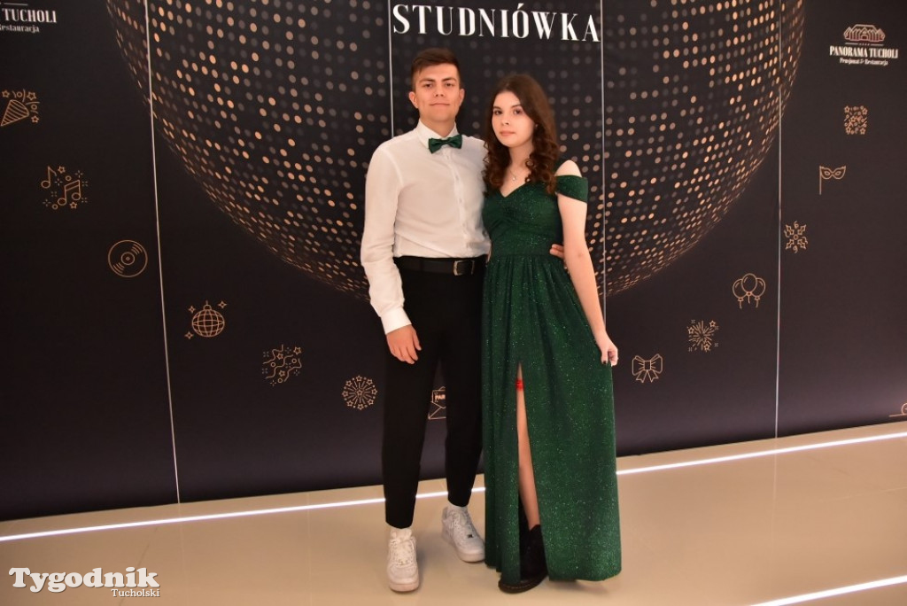 Studniówka LO - IMPREZA i ZDJĘCIA NA ŚCIANCE