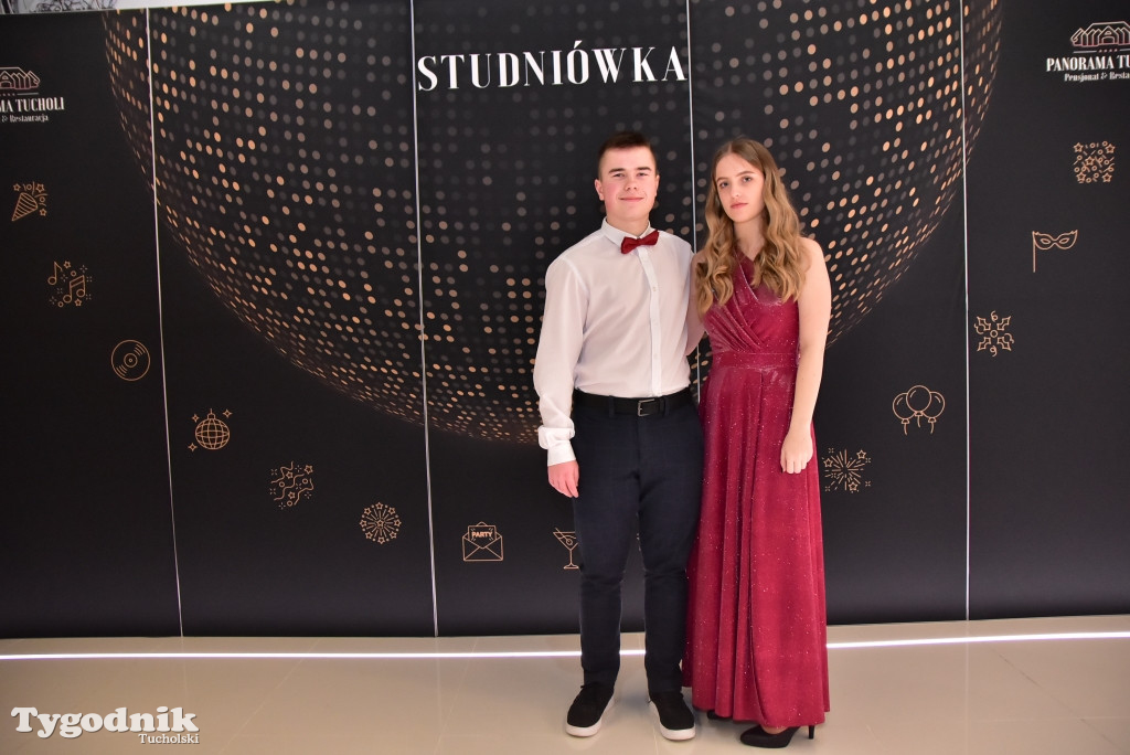 Studniówka LO - IMPREZA i ZDJĘCIA NA ŚCIANCE