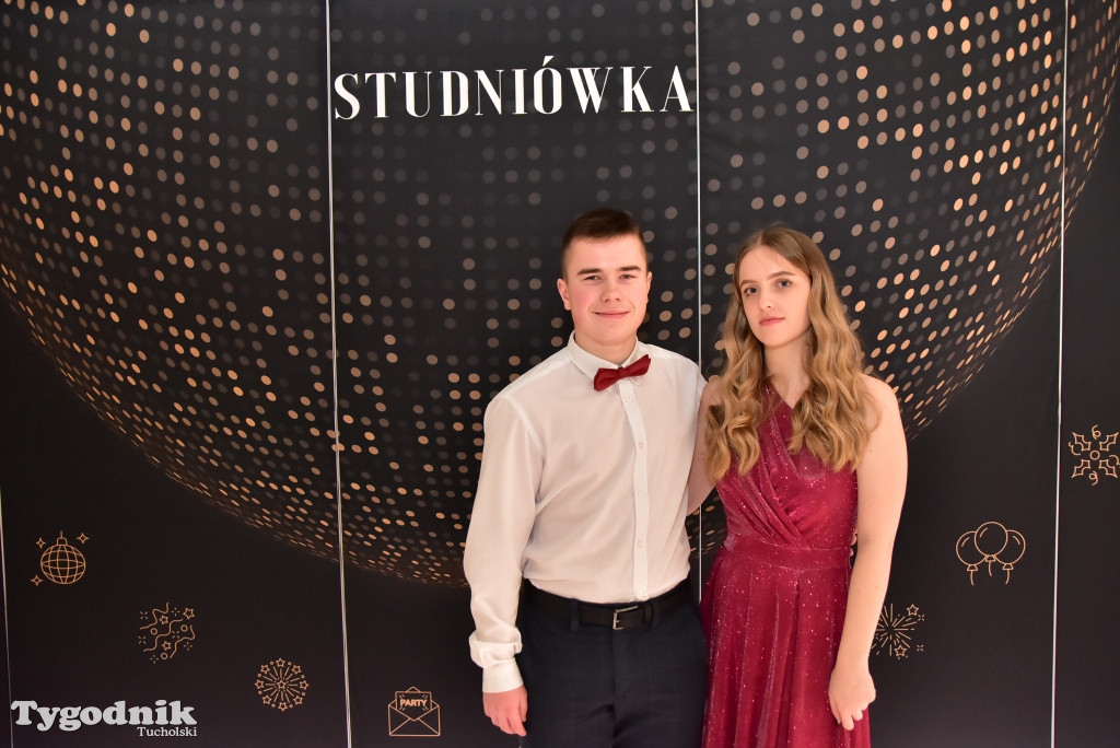 Studniówka LO - IMPREZA i ZDJĘCIA NA ŚCIANCE