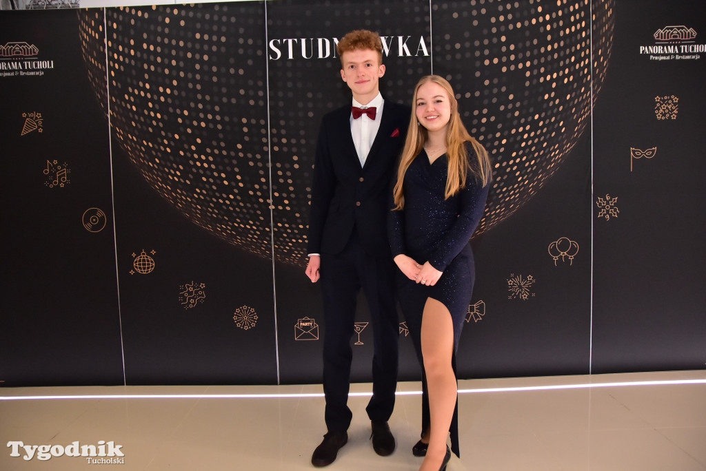 Studniówka LO - IMPREZA i ZDJĘCIA NA ŚCIANCE