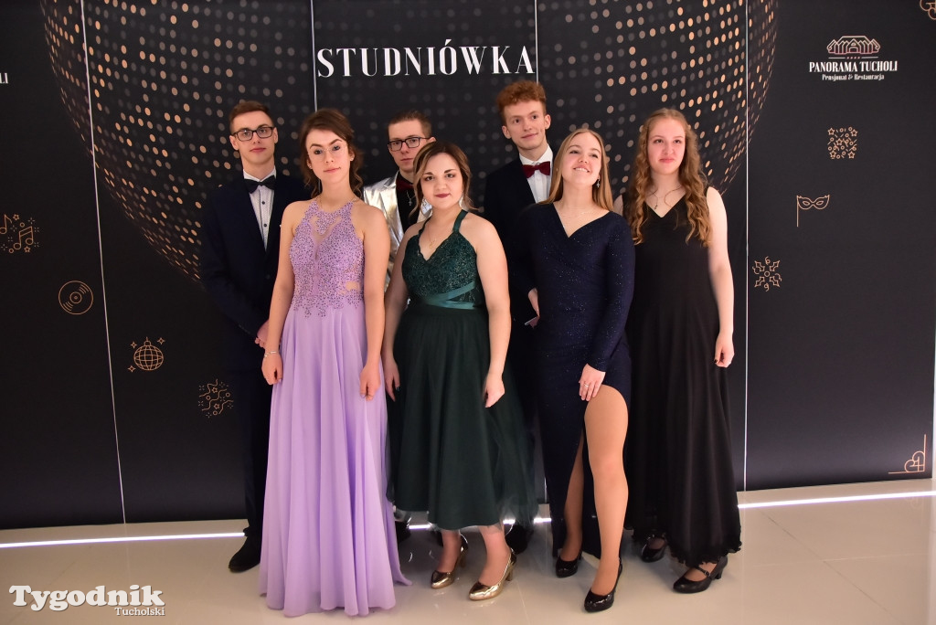 Studniówka LO - IMPREZA i ZDJĘCIA NA ŚCIANCE