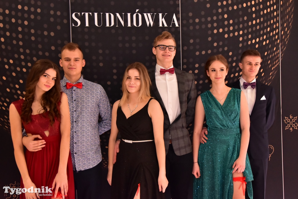 Studniówka LO - IMPREZA i ZDJĘCIA NA ŚCIANCE