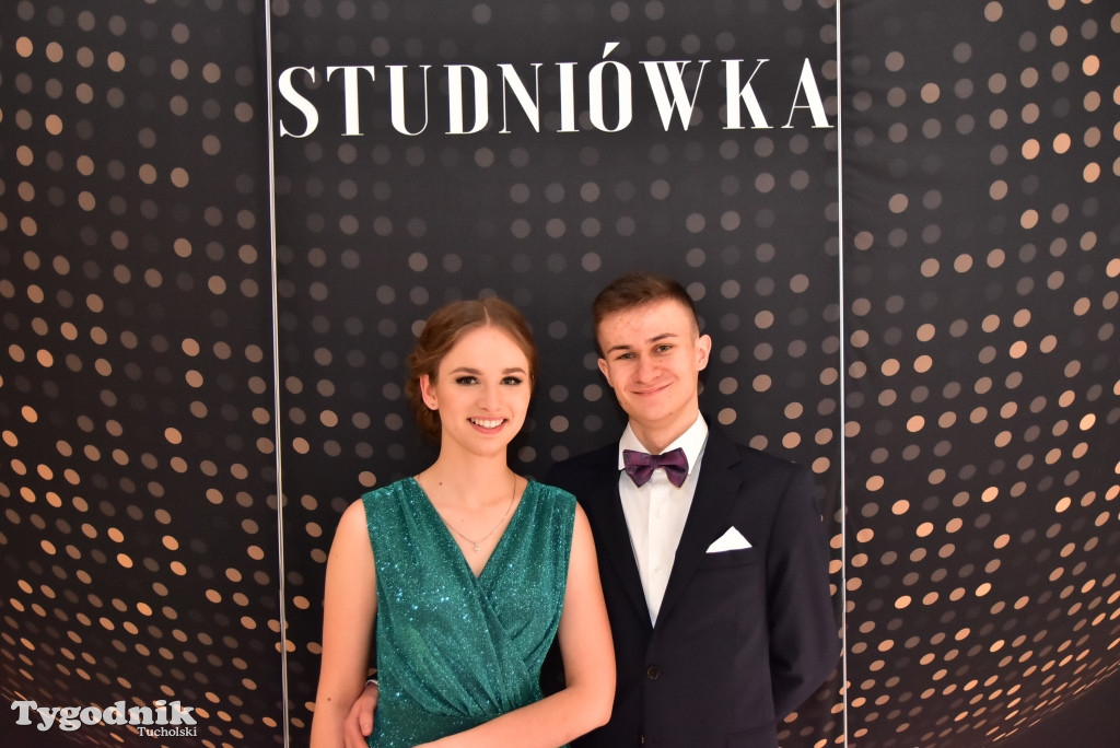 Studniówka LO - IMPREZA i ZDJĘCIA NA ŚCIANCE