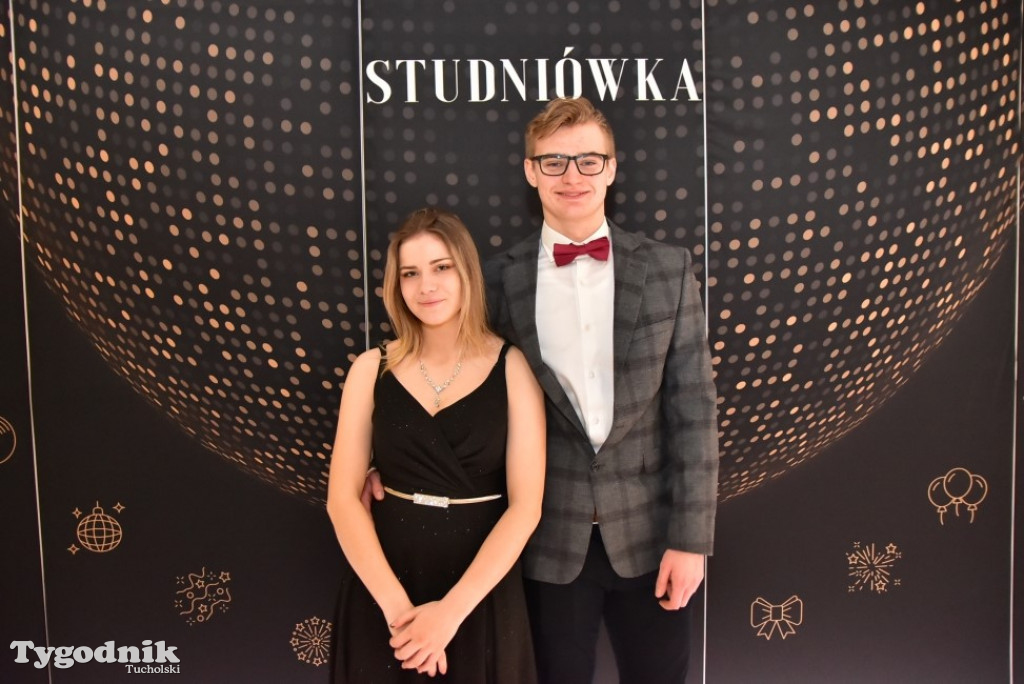 Studniówka LO - IMPREZA i ZDJĘCIA NA ŚCIANCE