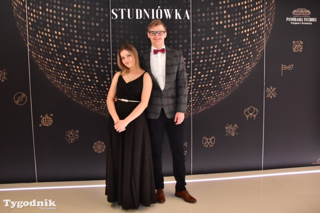 Studniówka LO - IMPREZA i ZDJĘCIA NA ŚCIANCE