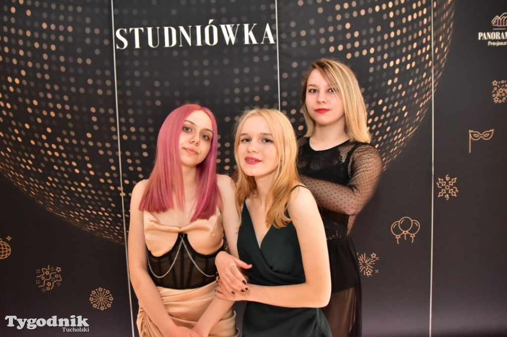 Studniówka LO - IMPREZA i ZDJĘCIA NA ŚCIANCE