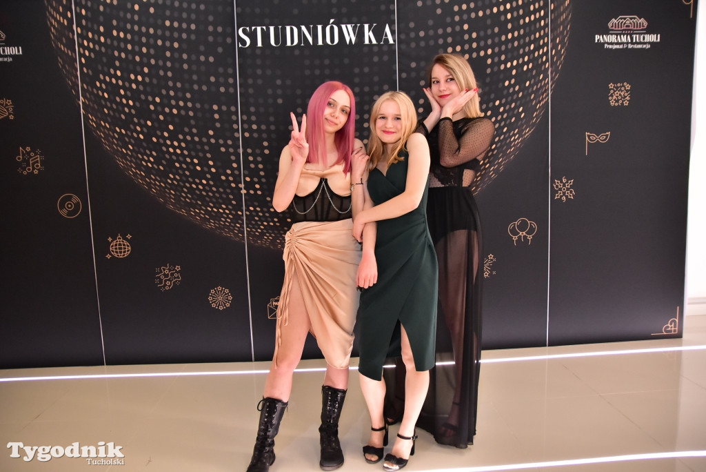 Studniówka LO - IMPREZA i ZDJĘCIA NA ŚCIANCE