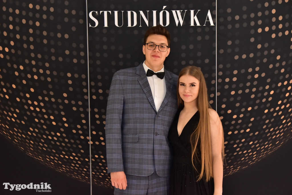 Studniówka LO - IMPREZA i ZDJĘCIA NA ŚCIANCE