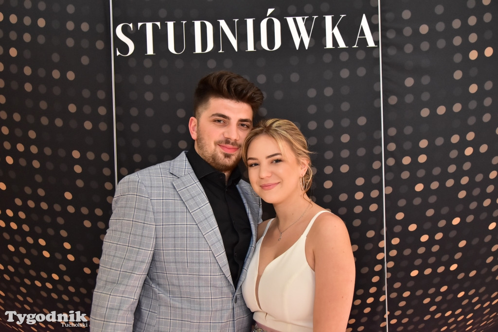 Studniówka LO - IMPREZA i ZDJĘCIA NA ŚCIANCE