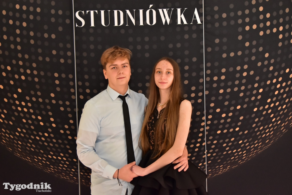Studniówka LO - IMPREZA i ZDJĘCIA NA ŚCIANCE