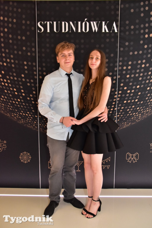 Studniówka LO - IMPREZA i ZDJĘCIA NA ŚCIANCE