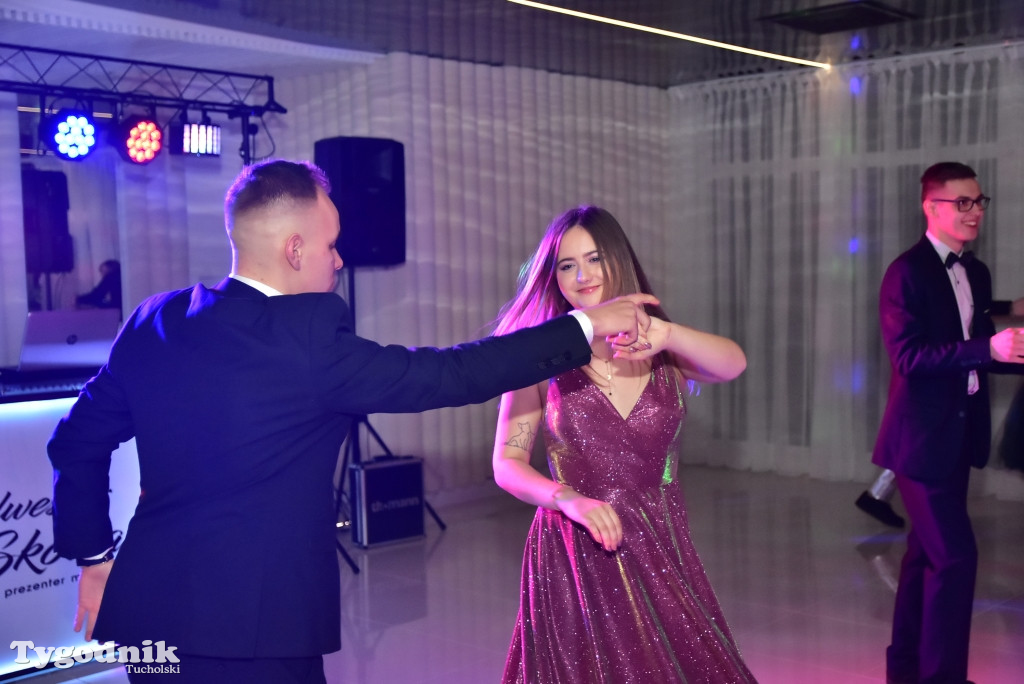Studniówka LO - IMPREZA i ZDJĘCIA NA ŚCIANCE