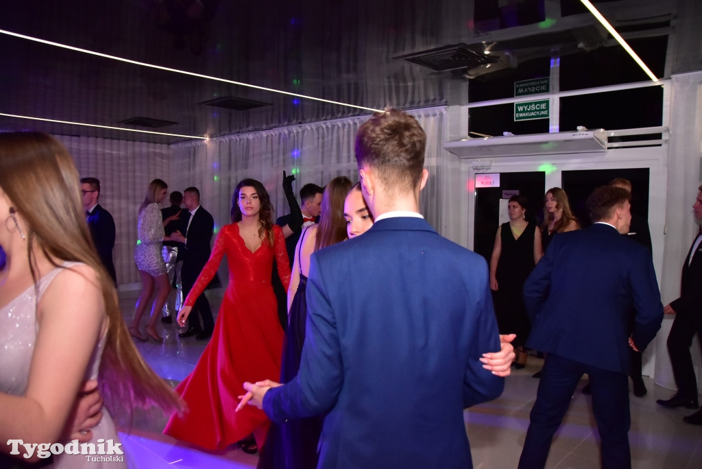 Studniówka LO - IMPREZA i ZDJĘCIA NA ŚCIANCE