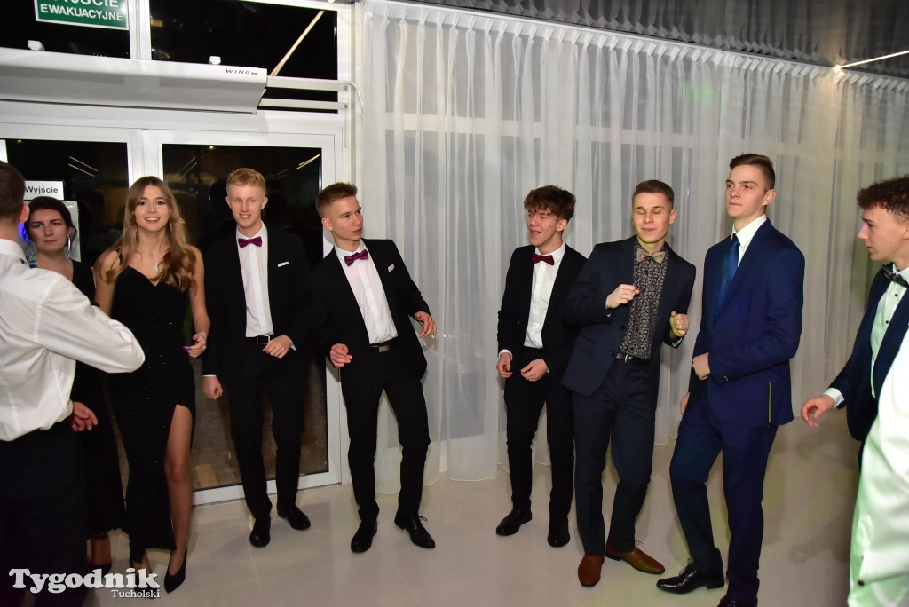 Studniówka LO - IMPREZA i ZDJĘCIA NA ŚCIANCE