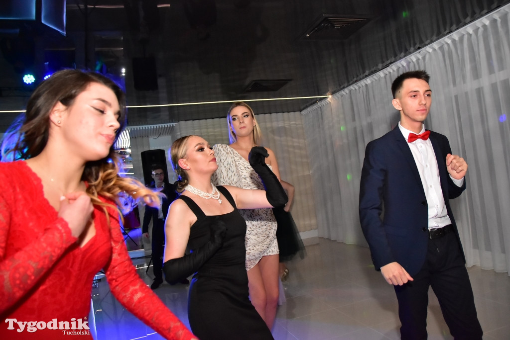 Studniówka LO - IMPREZA i ZDJĘCIA NA ŚCIANCE