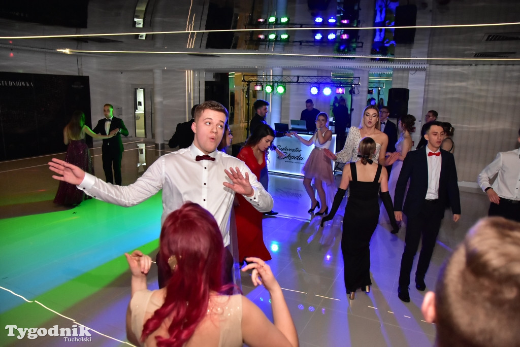 Studniówka LO - IMPREZA i ZDJĘCIA NA ŚCIANCE