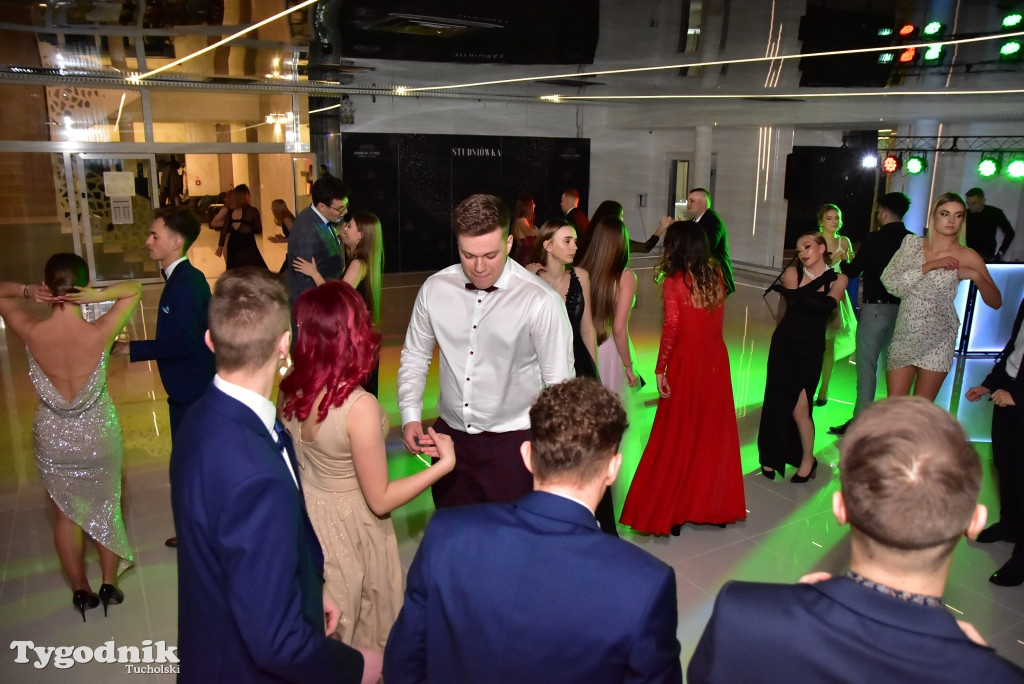 Studniówka LO - IMPREZA i ZDJĘCIA NA ŚCIANCE