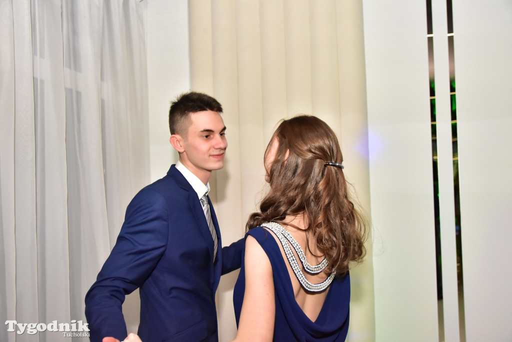 Studniówka LO - IMPREZA i ZDJĘCIA NA ŚCIANCE