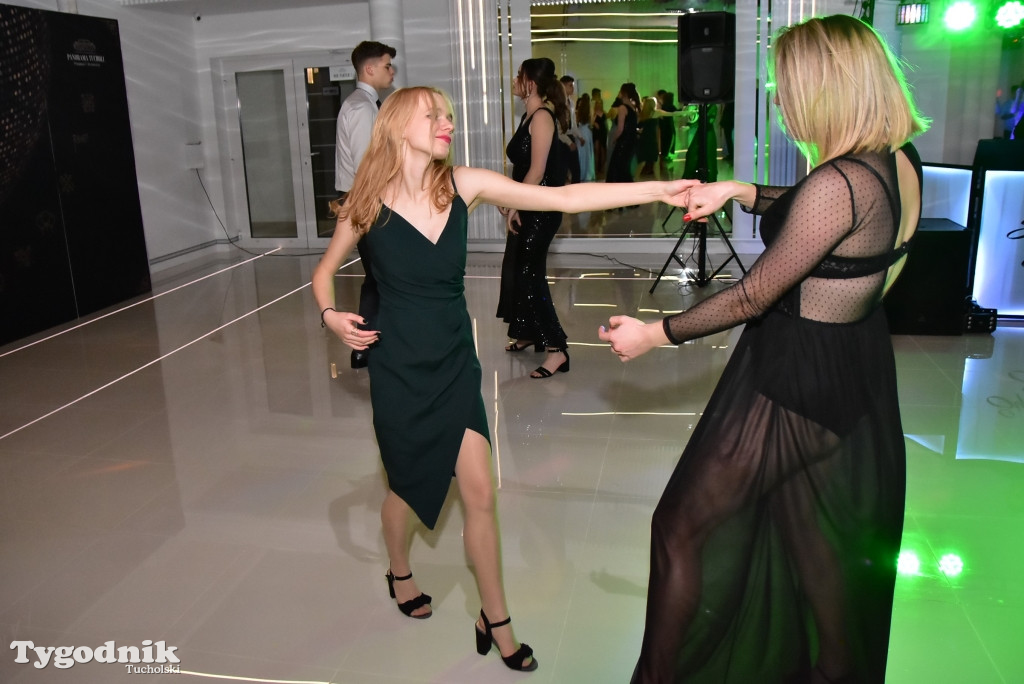 Studniówka LO - IMPREZA i ZDJĘCIA NA ŚCIANCE