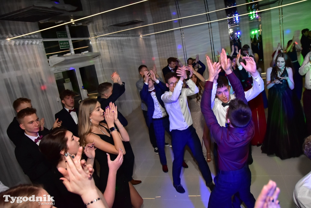 Studniówka LO - IMPREZA i ZDJĘCIA NA ŚCIANCE