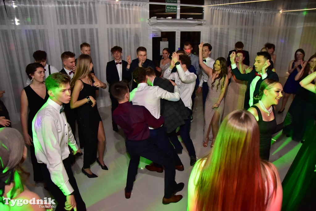Studniówka LO - IMPREZA i ZDJĘCIA NA ŚCIANCE
