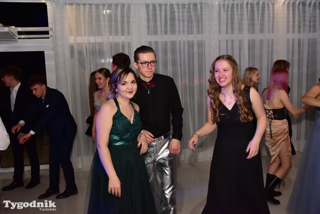 Studniówka LO - IMPREZA i ZDJĘCIA NA ŚCIANCE