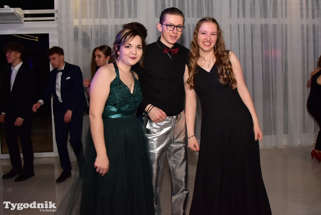 Studniówka LO - IMPREZA i ZDJĘCIA NA ŚCIANCE