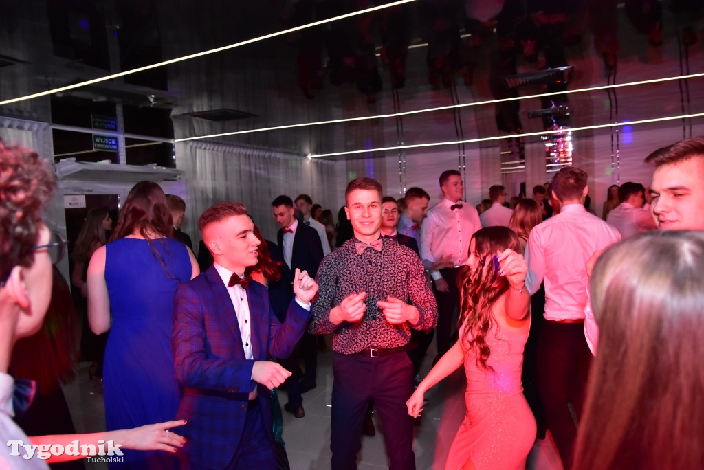 Studniówka LO - IMPREZA i ZDJĘCIA NA ŚCIANCE