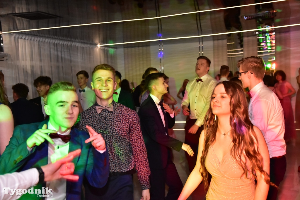 Studniówka LO - IMPREZA i ZDJĘCIA NA ŚCIANCE