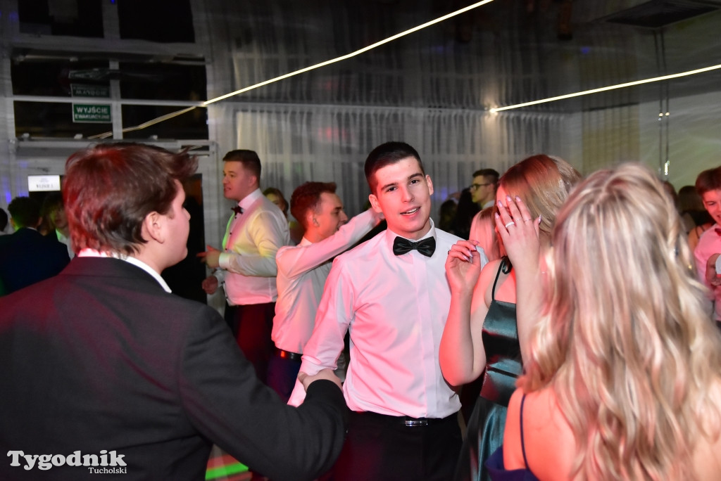 Studniówka LO - IMPREZA i ZDJĘCIA NA ŚCIANCE