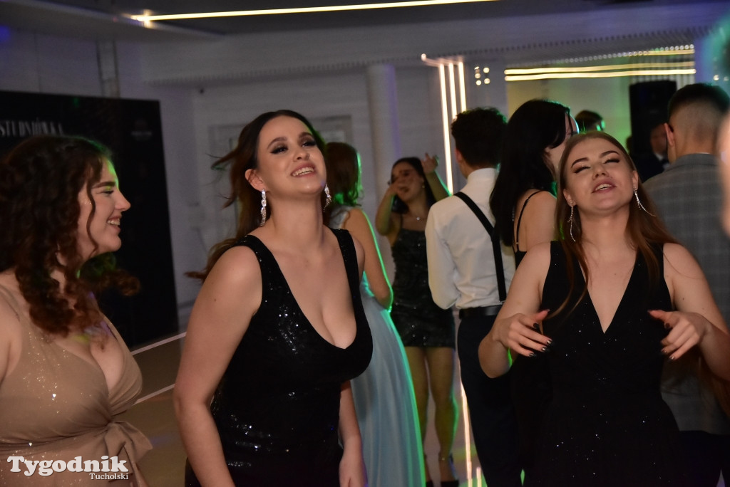 Studniówka LO - IMPREZA i ZDJĘCIA NA ŚCIANCE