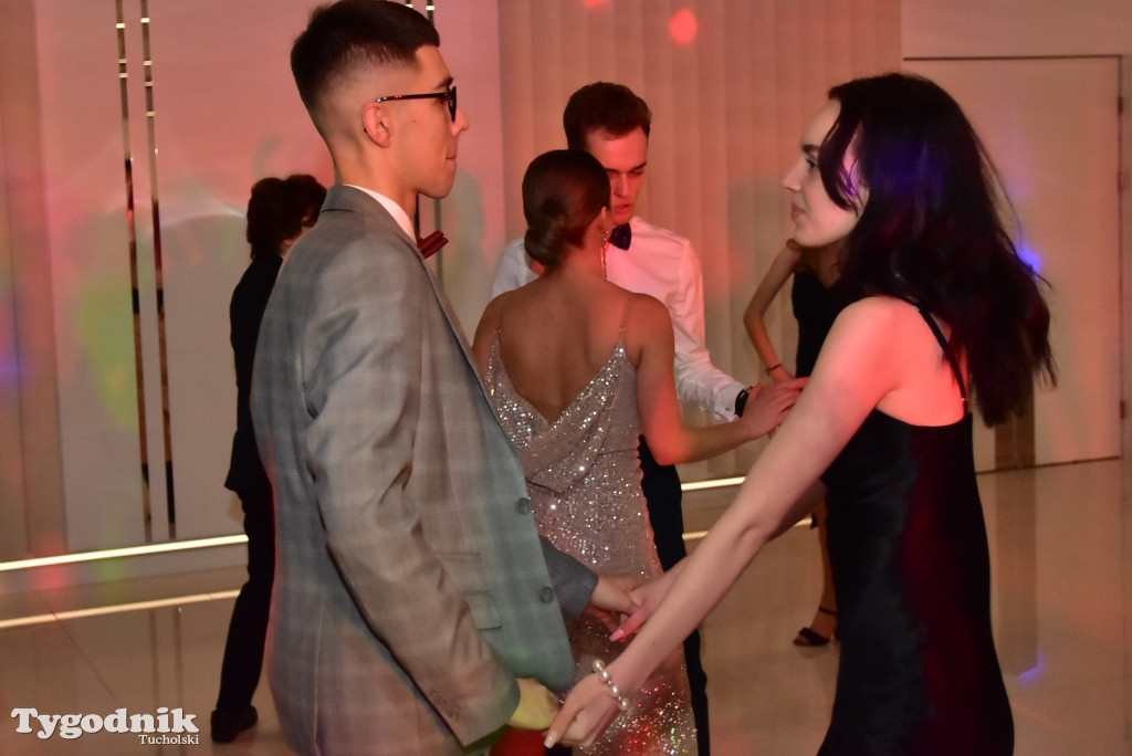 Studniówka LO - IMPREZA i ZDJĘCIA NA ŚCIANCE