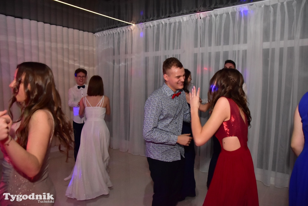 Studniówka LO - IMPREZA i ZDJĘCIA NA ŚCIANCE