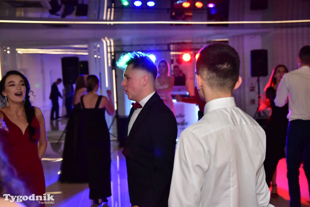 Studniówka LO - IMPREZA i ZDJĘCIA NA ŚCIANCE