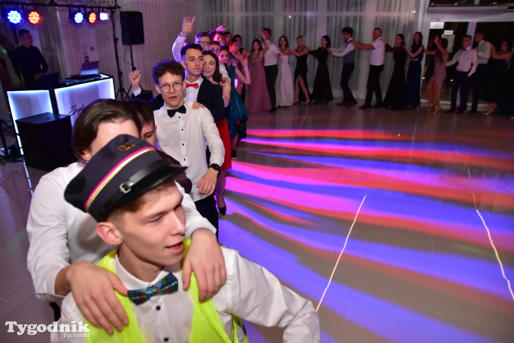 Studniówka LO - IMPREZA i ZDJĘCIA NA ŚCIANCE