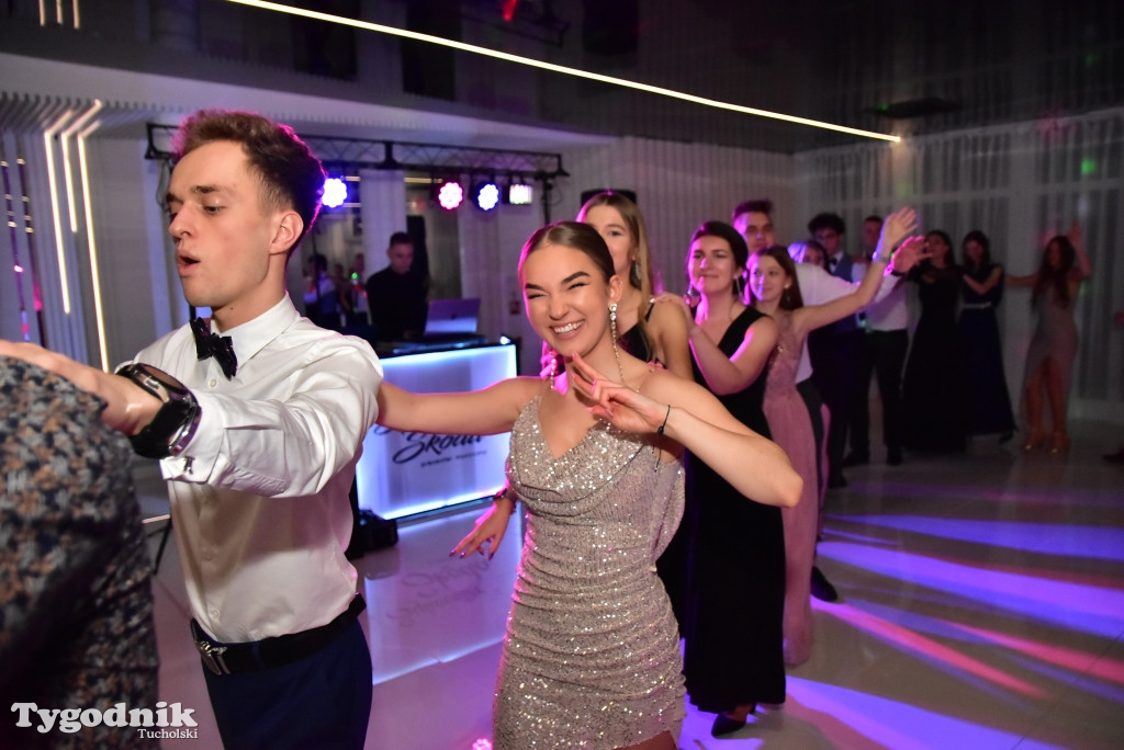 Studniówka LO - IMPREZA i ZDJĘCIA NA ŚCIANCE