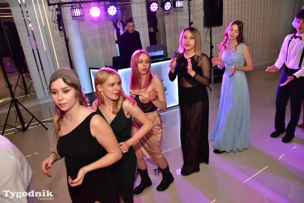 Studniówka LO - IMPREZA i ZDJĘCIA NA ŚCIANCE