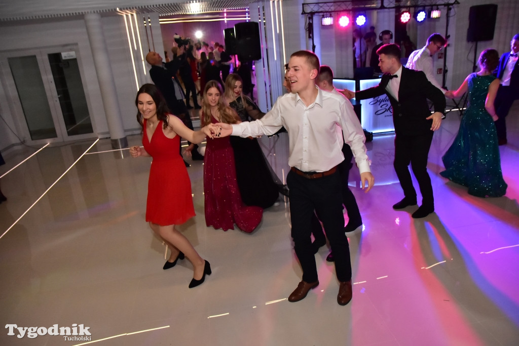 Studniówka LO - IMPREZA i ZDJĘCIA NA ŚCIANCE