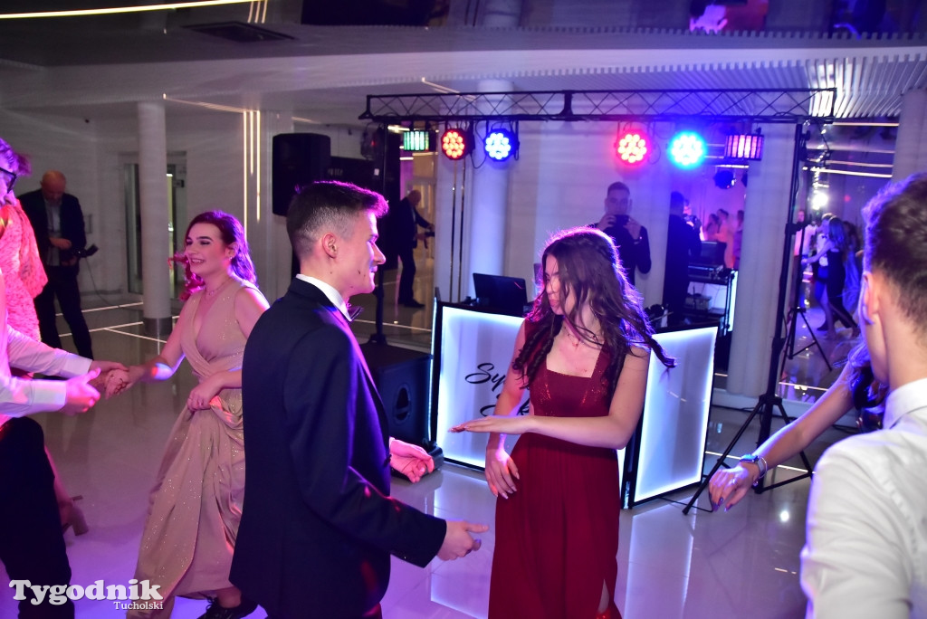 Studniówka LO - IMPREZA i ZDJĘCIA NA ŚCIANCE