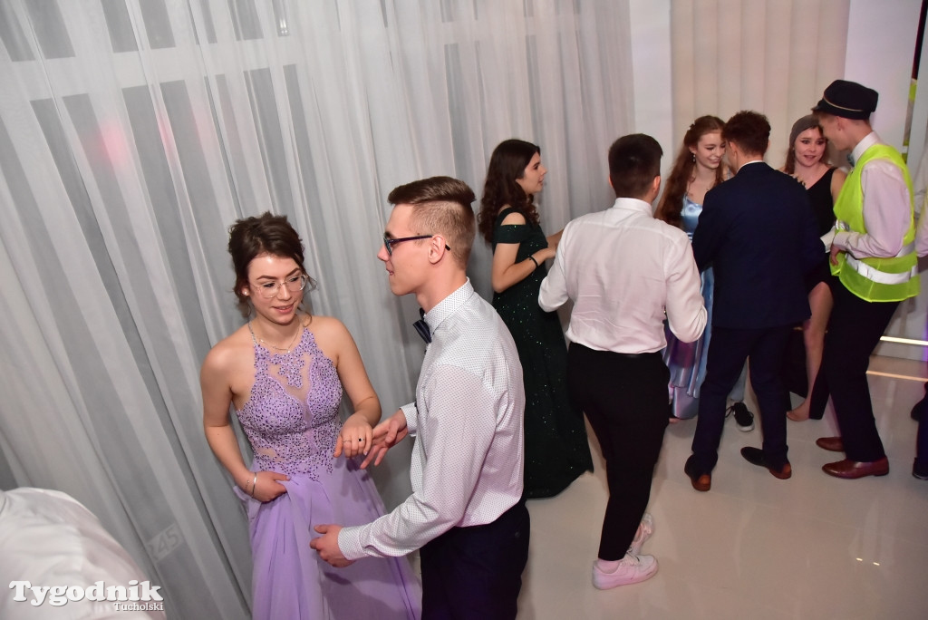 Studniówka LO - IMPREZA i ZDJĘCIA NA ŚCIANCE
