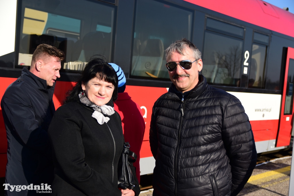 Pociągi wróciły na linię 201