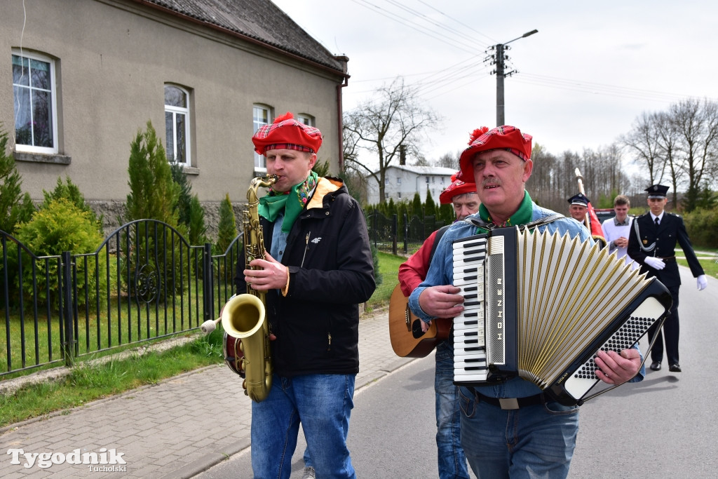 Drożdzienica świętuje i wita wóz dla OSP