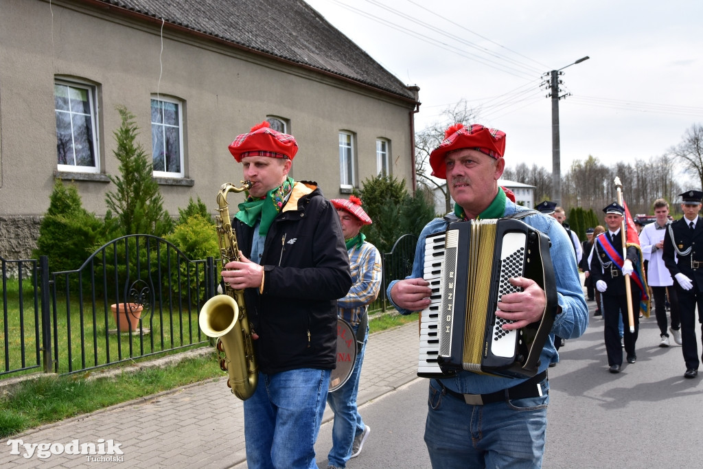 Drożdzienica świętuje i wita wóz dla OSP