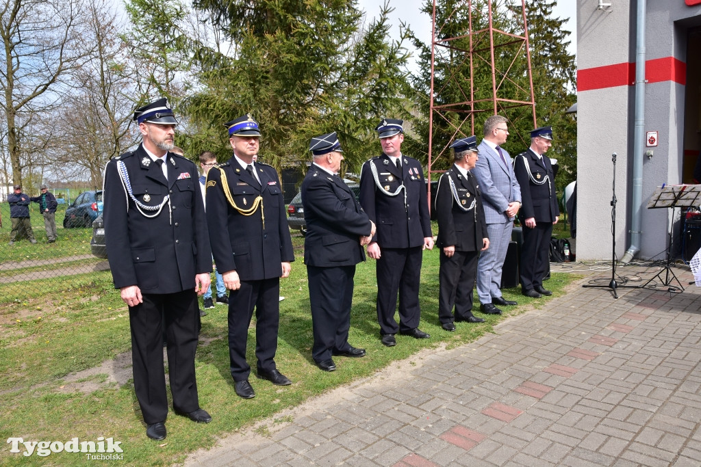 Drożdzienica świętuje i wita wóz dla OSP