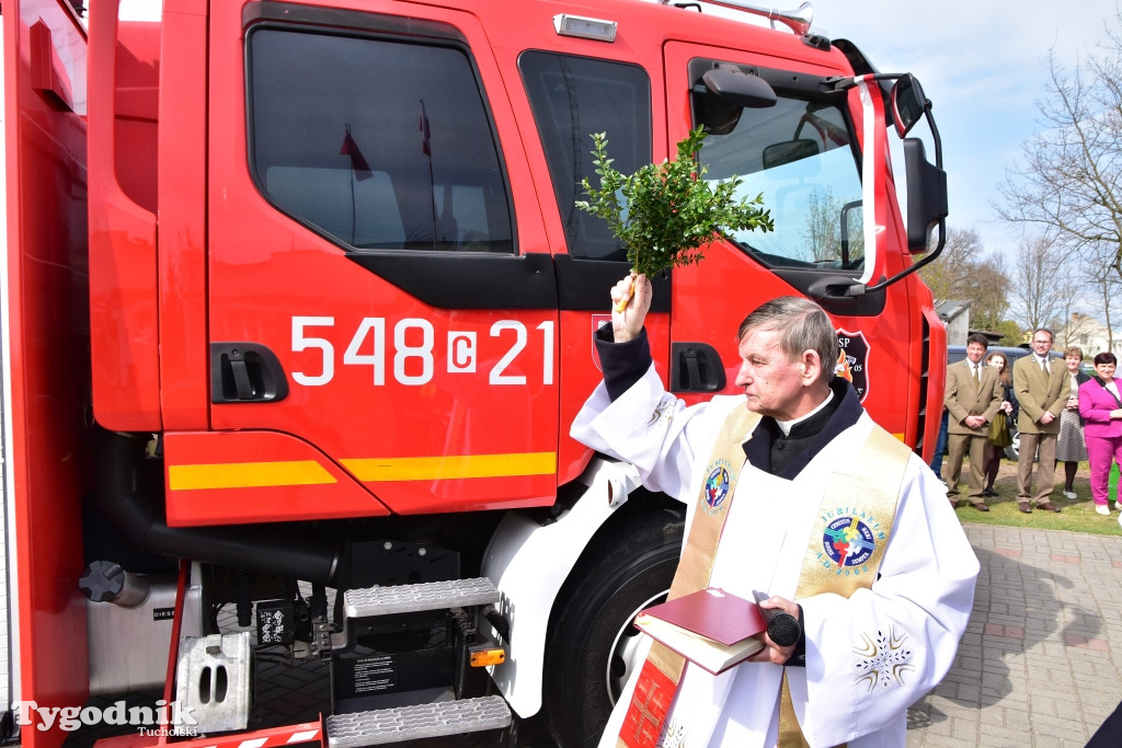 Drożdzienica świętuje i wita wóz dla OSP