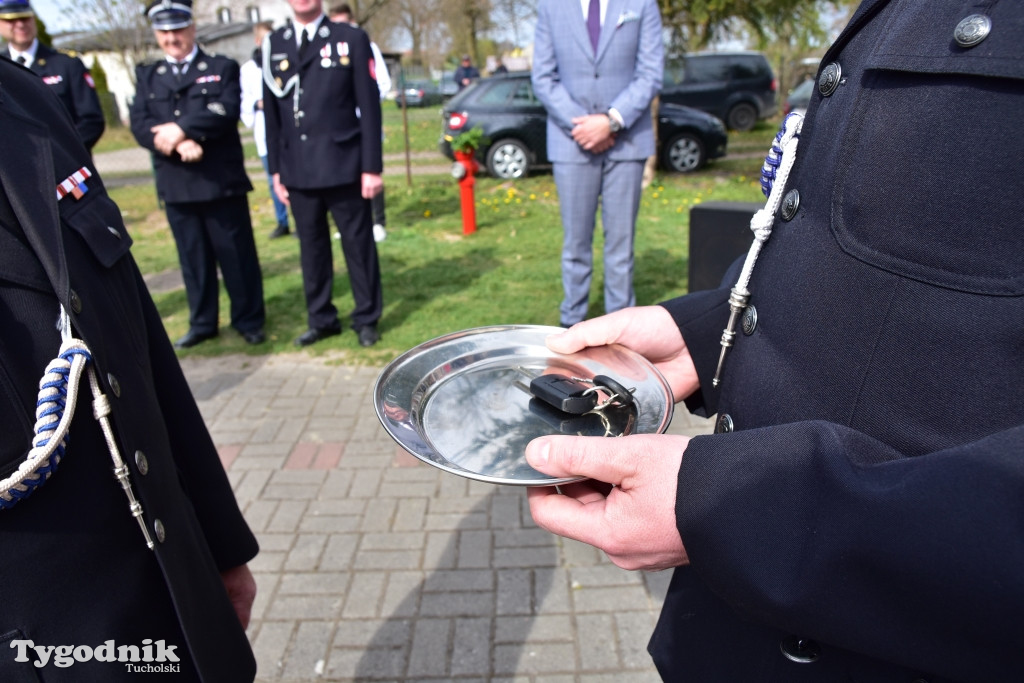 Drożdzienica świętuje i wita wóz dla OSP