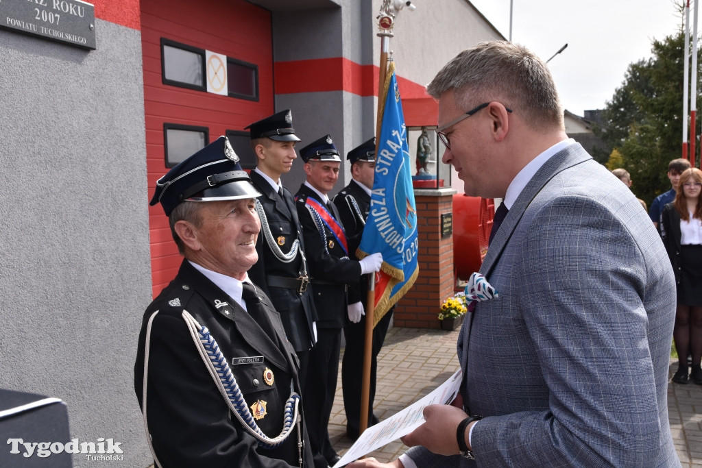 Drożdzienica świętuje i wita wóz dla OSP