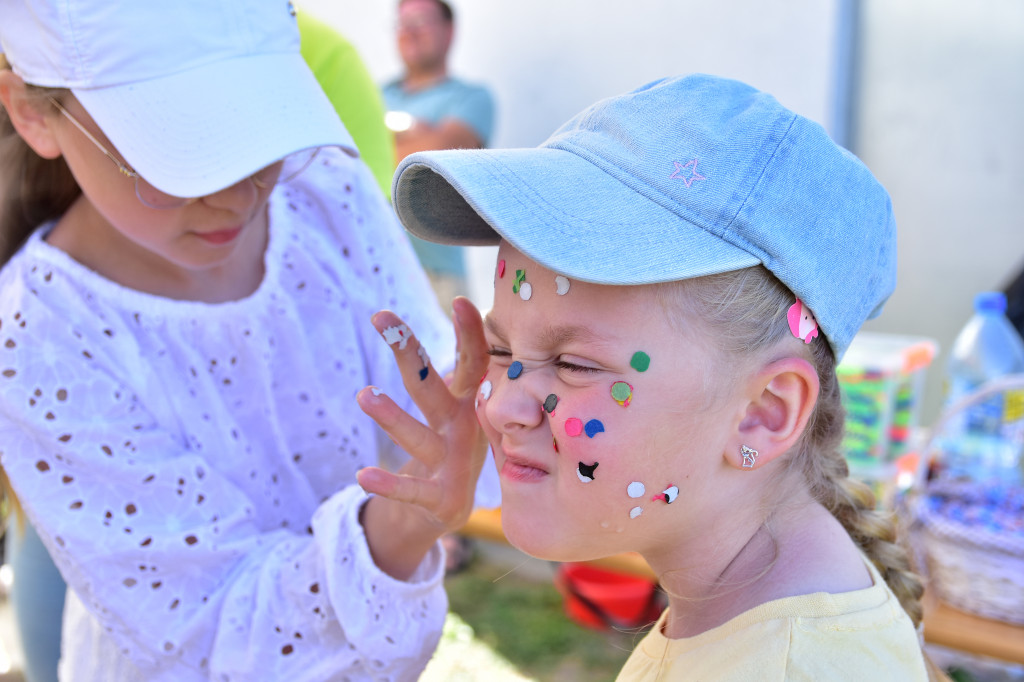 Bajkowy Dzień Dziecka na plaży w Bysławiu