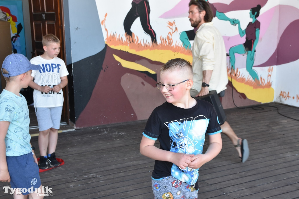 Bajkowy Dzień Dziecka na plaży w Bysławiu