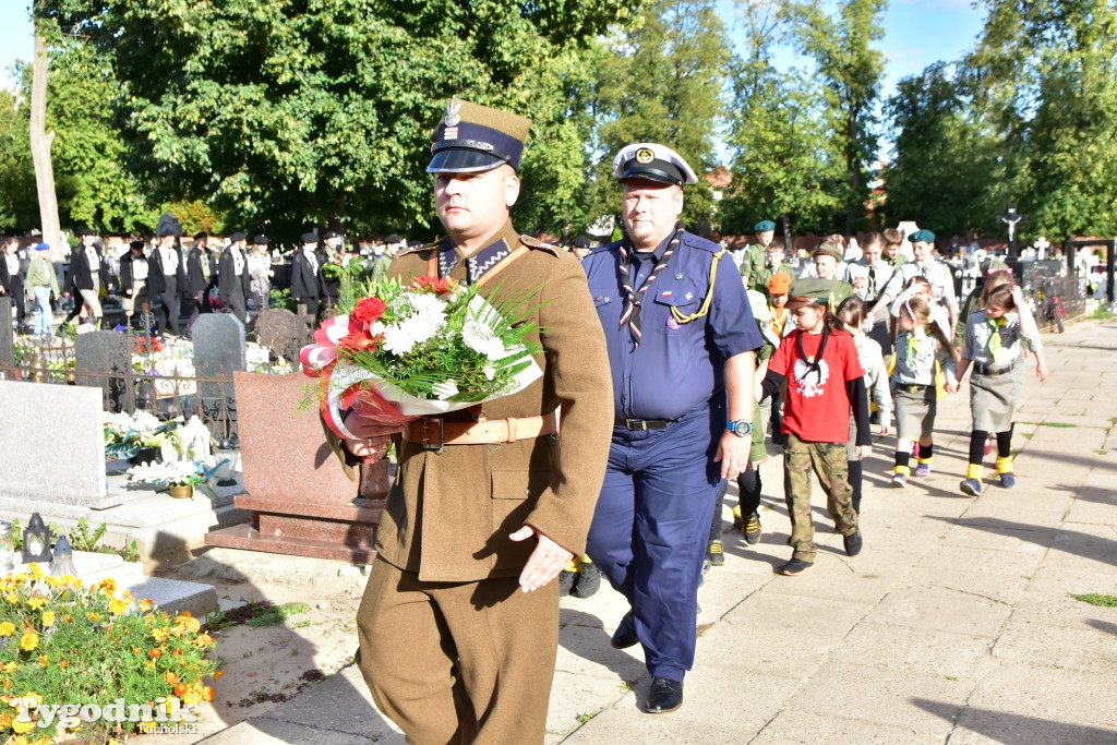 Uroczystości przy grobie majora Teodora Spychalskiego